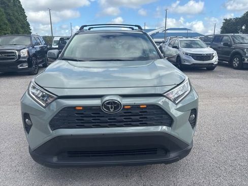 Used 2021 Toyota RAV4 XLE w/ Convenience Package FWD image 2