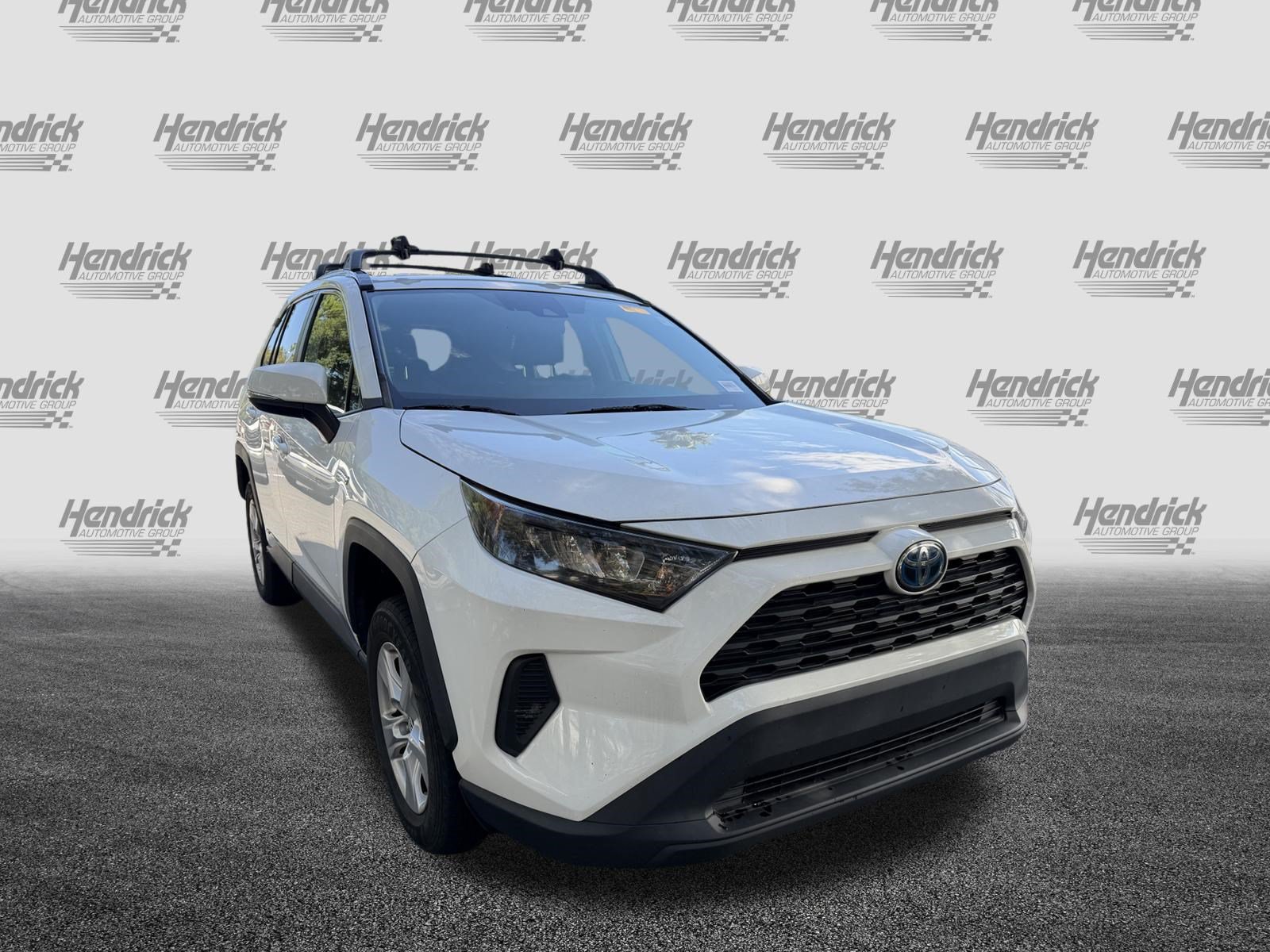 Used 2019 Toyota RAV4 LE AWD/4WD image 2