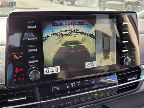 Used 2021 Toyota Sienna Platinum image 30