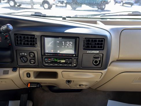 Used 2005 Ford Excursion Eddie Bauer image 26