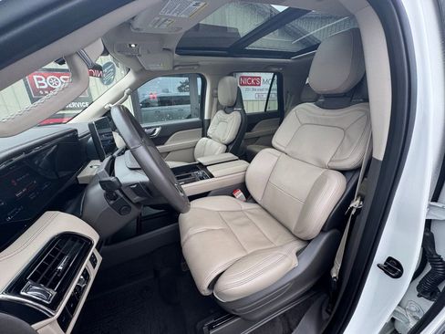 Used 2024 Lincoln Navigator L Reserve w/ Equipment Group 201A image 13