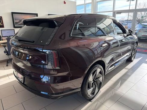 New 2025 Volvo EX90 Ultra image 2