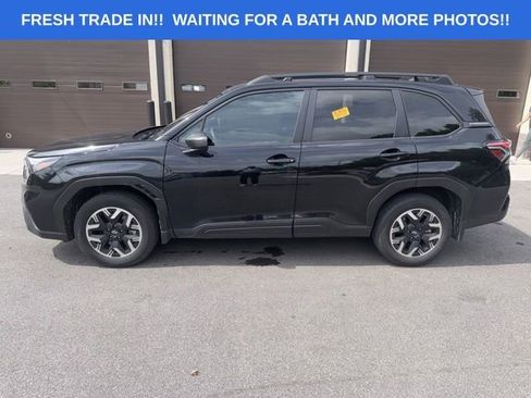 Used 2025 Subaru Forester Premium w/ Convenience Package #1 AWD/4WD image 3