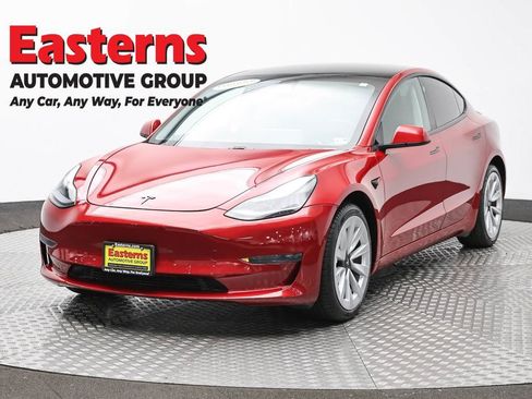 Used 2021 Tesla Model 3 Standard Range Plus image 1