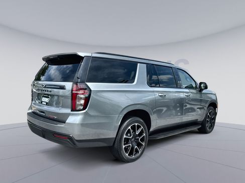 Used 2024 Chevrolet Suburban RST w/ Luxury Package AWD/4WD image 7