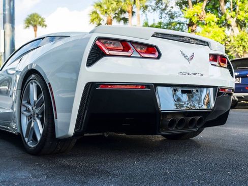 Used 2019 Chevrolet Corvette Stingray Coupe w/ 1LT RWD image 19