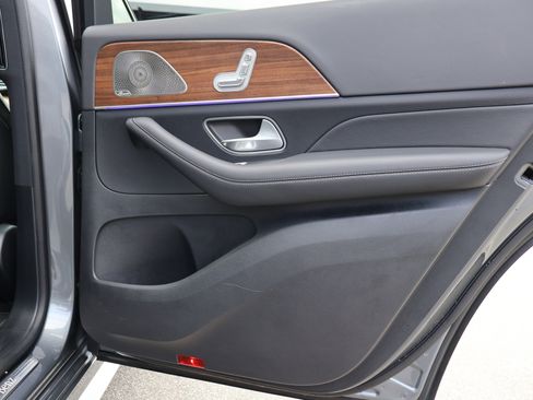 Certified 2025 Mercedes-Benz GLS 450 4MATIC image 26
