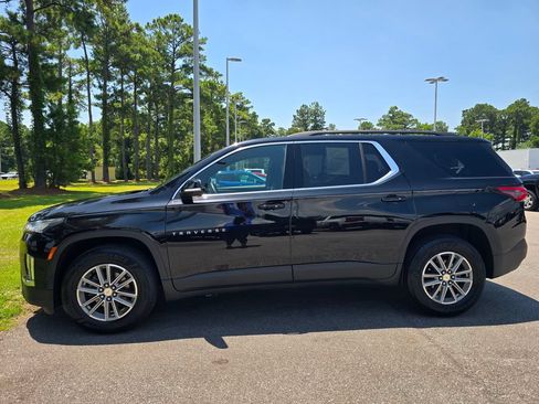 Certified 2023 Chevrolet Traverse LT FWD image 2