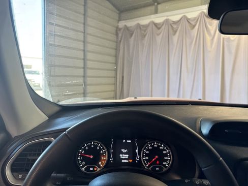 Used 2018 Jeep Renegade Sport w/ Power & Air Group image 25