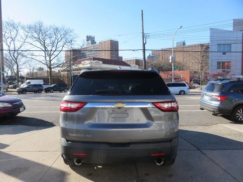 Used 2019 Chevrolet Traverse LT image 8
