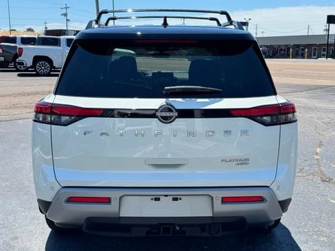 Used 2024 Nissan Pathfinder Platinum AWD/4WD image 4
