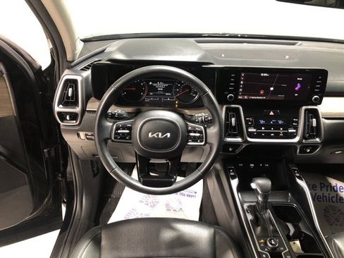 Certified 2023 Kia Sorento X-Line EX image 30