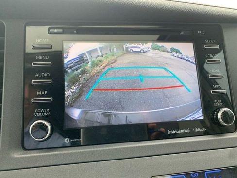 Used 2020 Toyota Sienna XLE FWD image 12