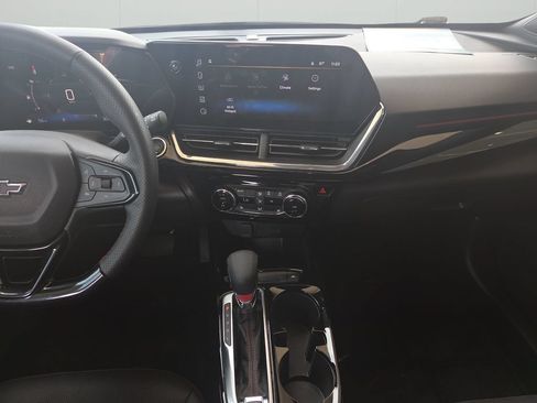Used 2025 Chevrolet Trax RS w/ Driver Confidence Package FWD image 18