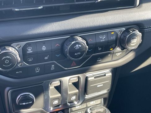 New 2026 Jeep Wrangler Rubicon w/ Xtreme 35 Tire Package image 34