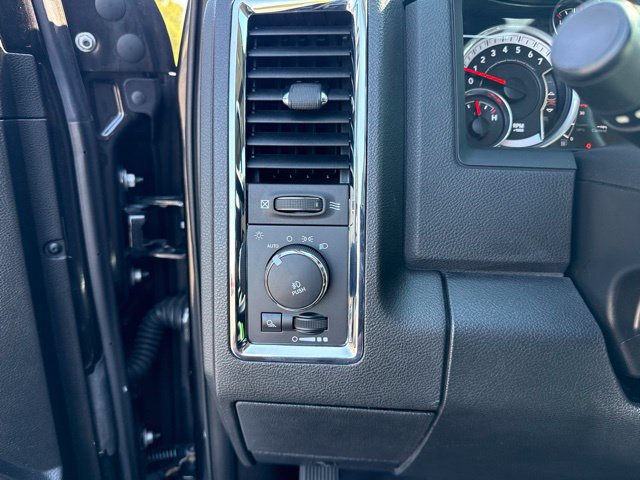 Used 2015 RAM 1500 Laramie w/ Convenience Group AWD/4WD image 29