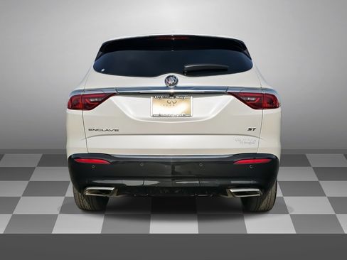 Used 2024 Buick Enclave Essence w/ Sport Touring Edition image 5