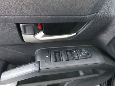 Used 2024 Toyota Tacoma TRD Off-Road image 8