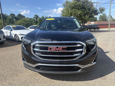 Used 2021 GMC Terrain SLT w/ Infotainment Package II FWD image 2