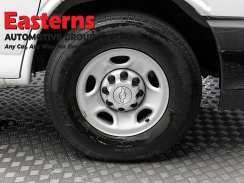 Used 2019 Chevrolet Express 2500 Extended RWD image 27