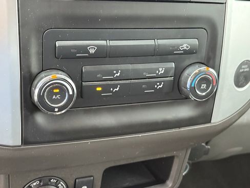 Used 2016 Nissan Frontier SV image 22