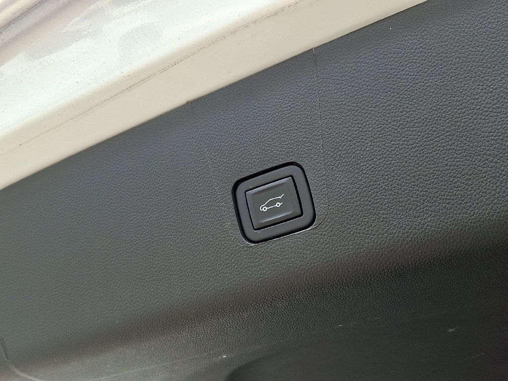 Certified 2023 Chevrolet Traverse RS AWD/4WD image 28