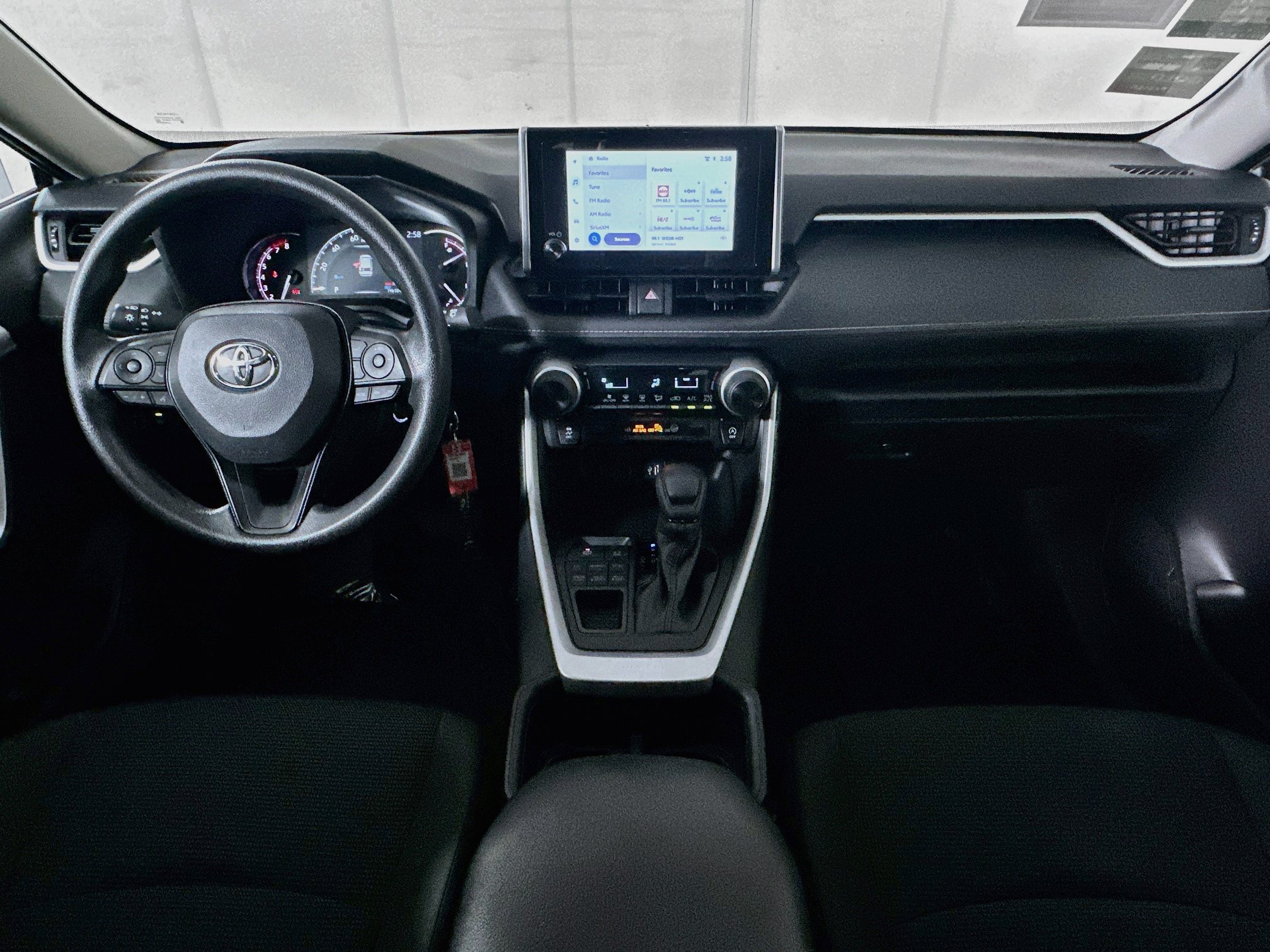 Used 2025 Toyota RAV4 LE AWD/4WD image 26
