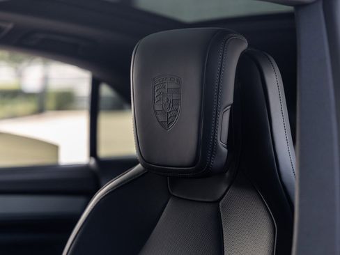 New 2025 Porsche Macan 4S Electric image 27