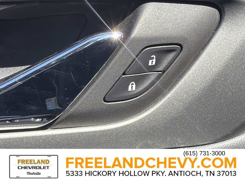 Used 2022 Chevrolet Traverse LT FWD image 32