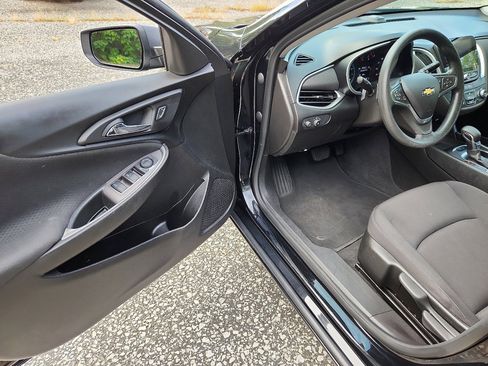 Used 2023 Chevrolet Malibu LS image 21