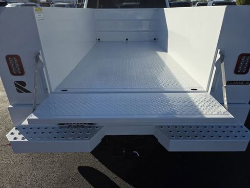 New 2025 GMC Sierra 3500 Pro w/ Convenience Package image 19