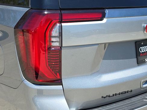 Used 2025 GMC Yukon AT4 AWD/4WD image 38
