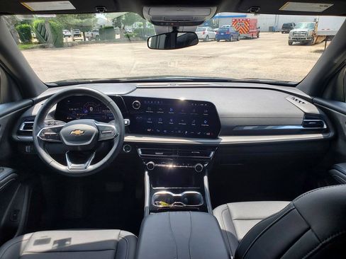 Used 2026 Chevrolet Traverse LT AWD/4WD image 13