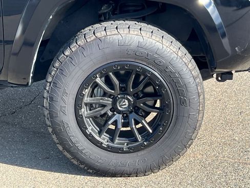 Used 2021 Toyota Tacoma SR5 w/ Technology Package AWD/4WD image 18