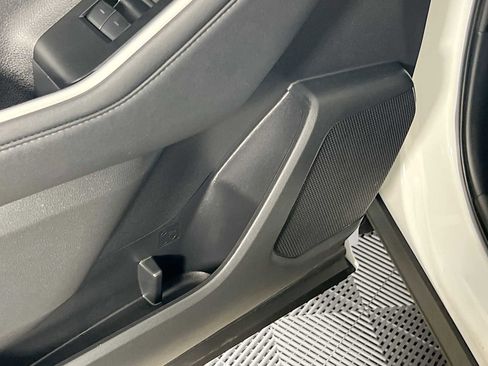 Used 2023 Toyota Highlander XLE image 18