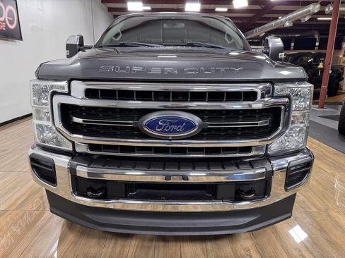 Used 2020 Ford F350 Lariat w/ Chrome Package image 2