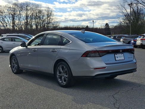 Used 2023 Honda Accord EX image 4