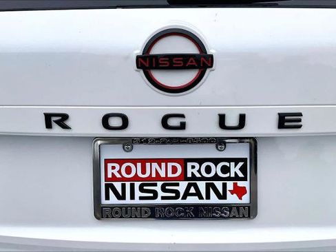 Certified 2025 Nissan Rogue SV w/ Rock Creek Premium Package image 9