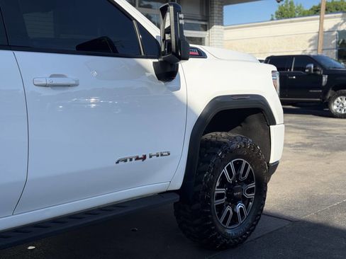 Used 2021 GMC Sierra 2500 AT4 w/ AT4 Premium Plus Package AWD/4WD image 11