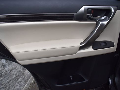 Used 2022 Lexus GX 460 Premium image 19