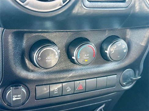 Used 2018 Jeep Wrangler Sport image 13