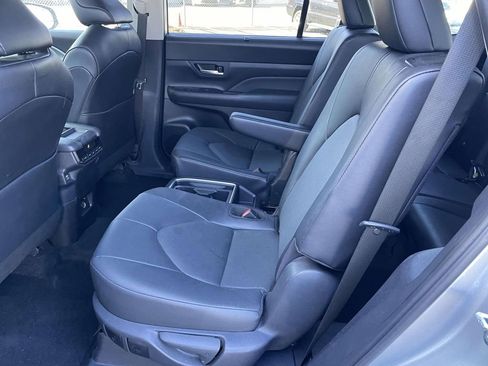 Used 2025 Toyota Grand Highlander XLE image 23
