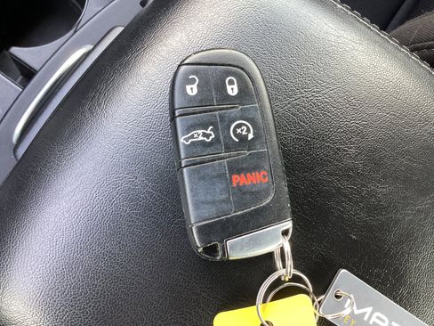 Used 2020 Dodge Charger SXT RWD image 31