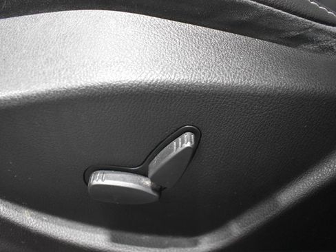 Used 2014 Ford Focus SE w/ Equipment Group 201A image 16