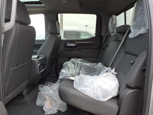 New 2026 GMC Sierra 1500 SLT image 14