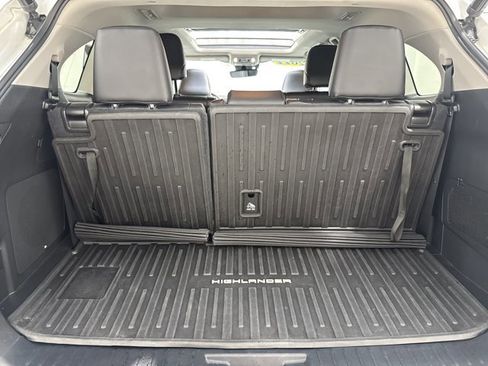 Used 2022 Toyota Highlander Platinum AWD/4WD image 31