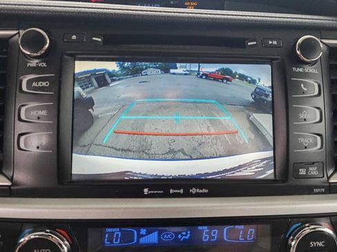 Used 2018 Toyota Highlander XLE AWD/4WD image 29