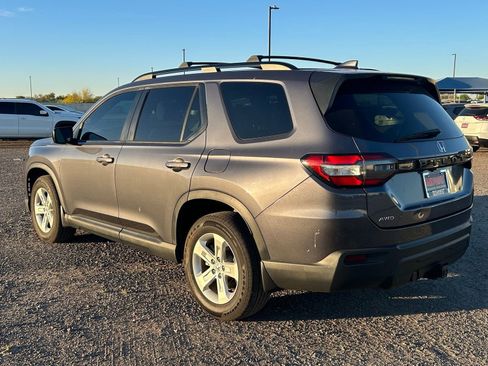 Used 2023 Honda Pilot LX image 7