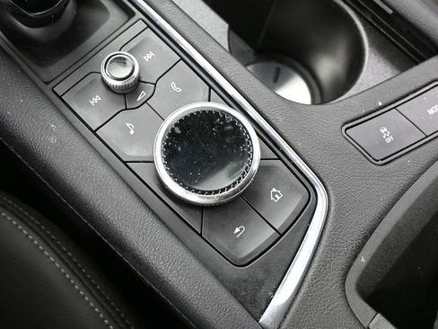 Used 2024 Cadillac XT5 Luxury image 27