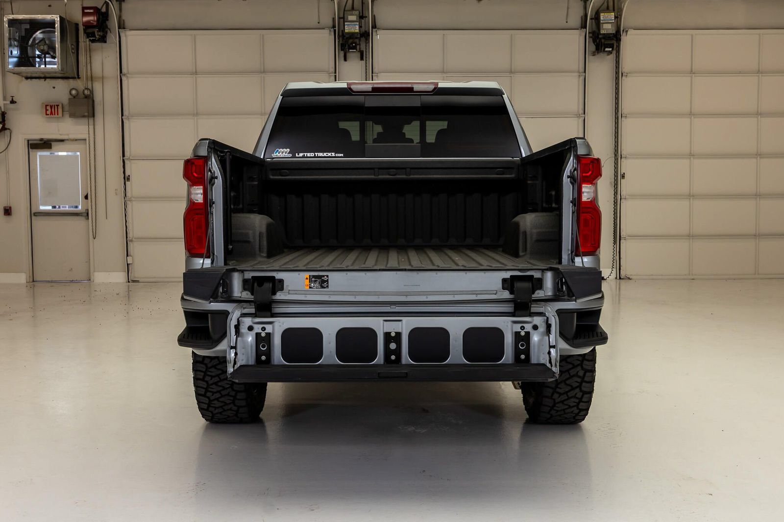 Used 2024 Chevrolet Silverado 1500 RST w/ Convenience Package II AWD/4WD image 9